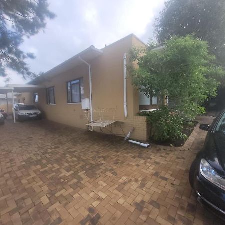 Zenith House Boston Self Catering Accomodation Kaapstad Buitenkant foto