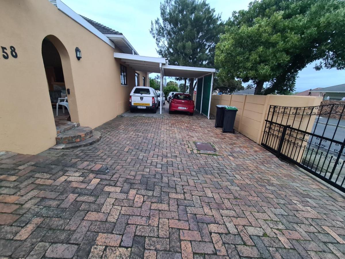 Zenith House Boston Self Catering Accomodation Kaapstad Buitenkant foto