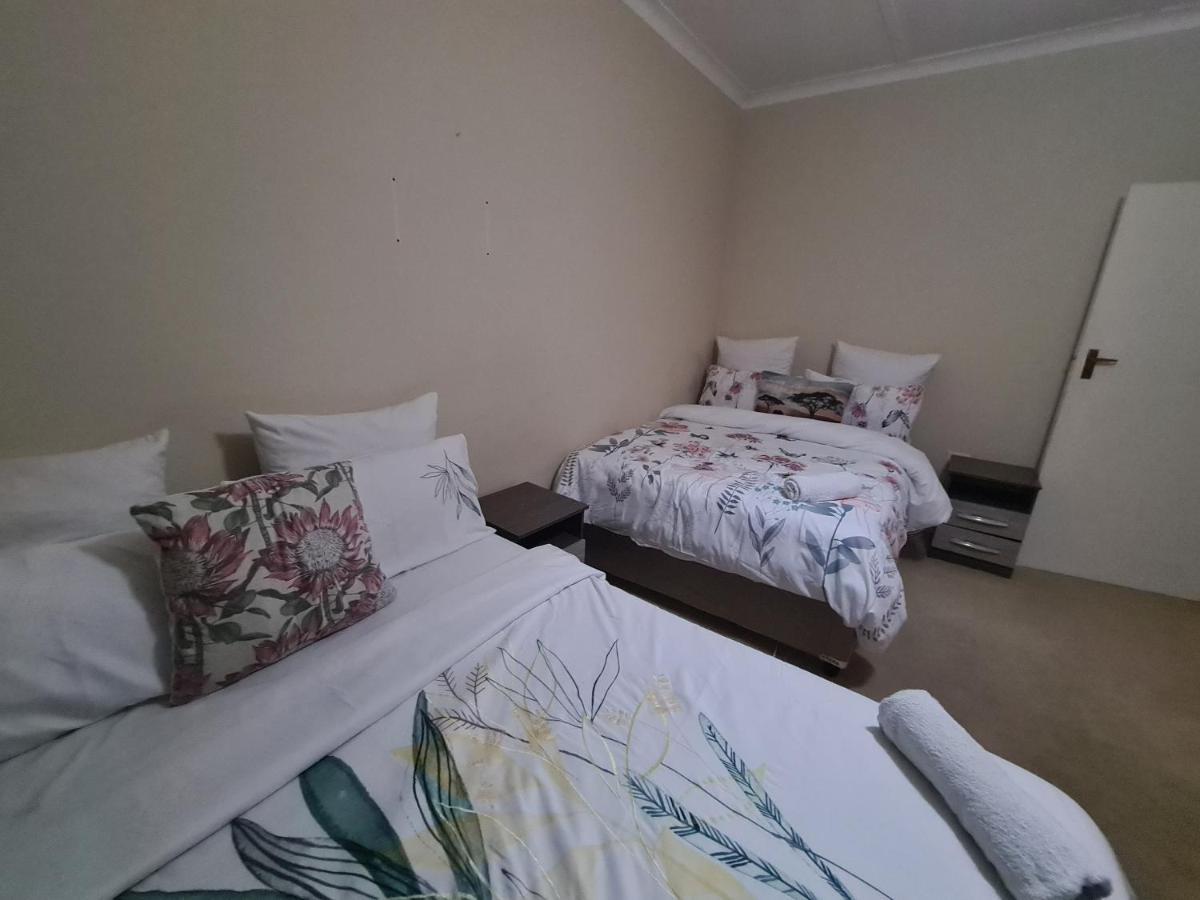 Zenith House Boston Self Catering Accomodation Kaapstad Buitenkant foto
