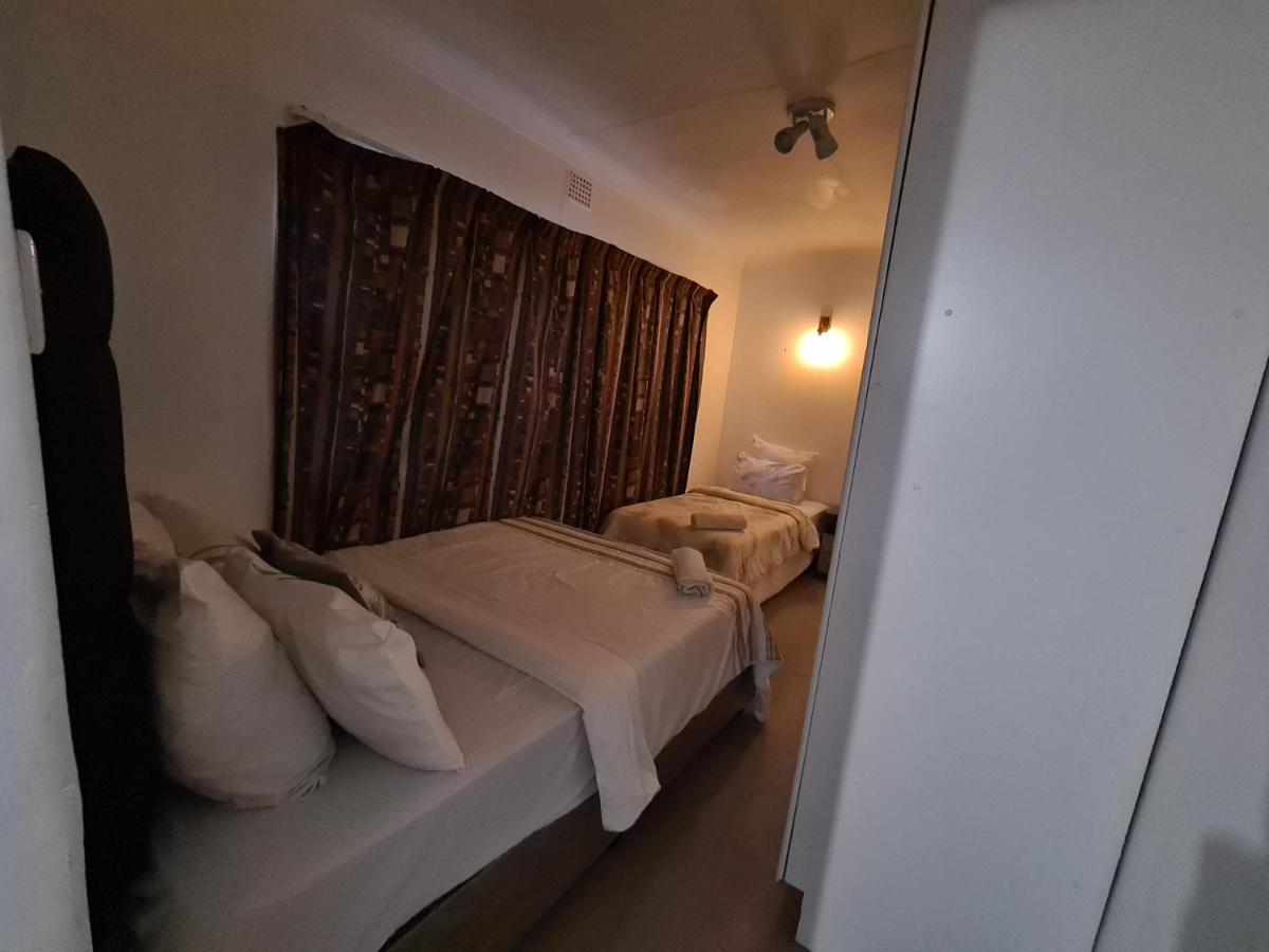 Zenith House Boston Self Catering Accomodation Kaapstad Buitenkant foto