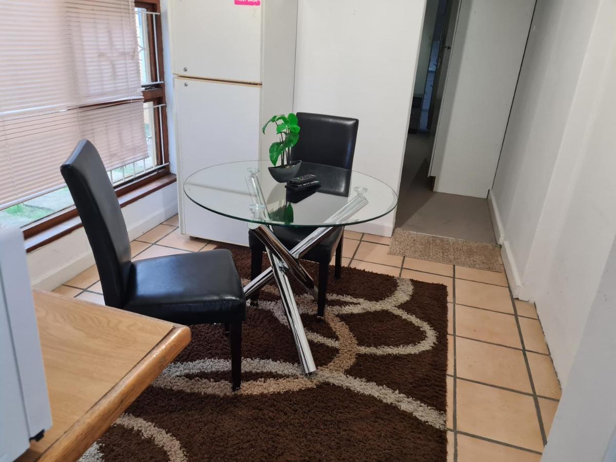 Zenith House Boston Self Catering Accomodation Kaapstad Buitenkant foto
