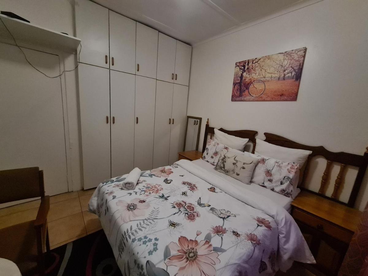 Zenith House Boston Self Catering Accomodation Kaapstad Buitenkant foto
